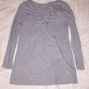Grey Old Navy shirt ❣️